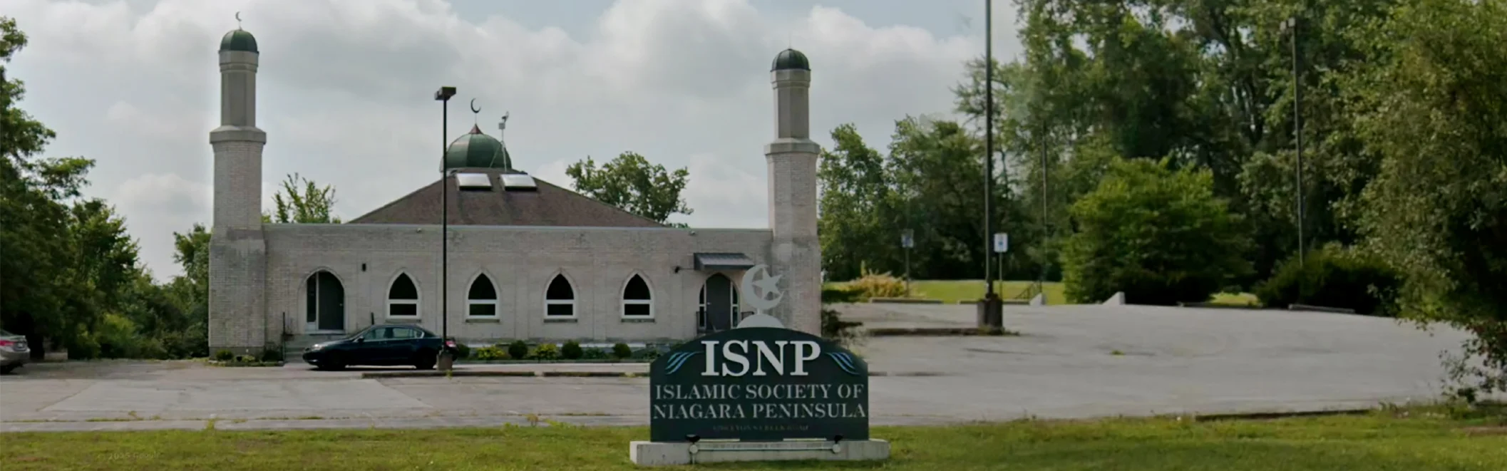 Exterior view of Islamic Society of Niagara Peninsula Niagara Falls building